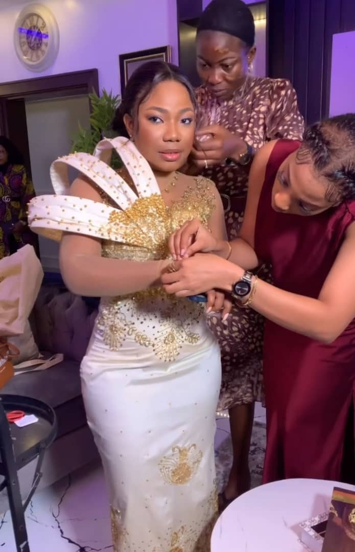 More Photos and videos from gospel singer, Mercy Chinwo’s wedding introduction