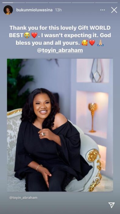 Actress, Bukunmi sheds hot tears as Toyin Abraham surprises her with a lovely push gift