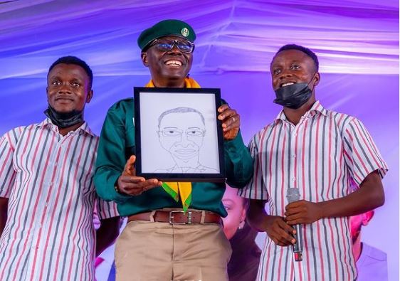Finally, Gov. Sanwo-Olu Meets Man Who Made a Facial Sketch of Him [Photos]