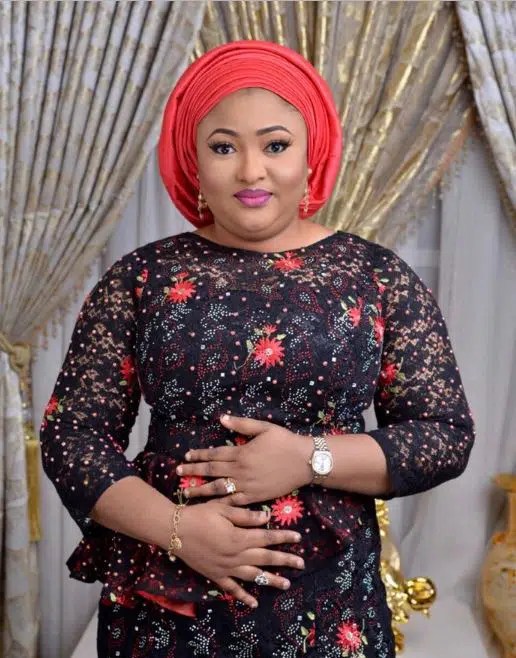 “At some point i was wondering where the SUV came from”-BBNaija’s Pere Egbi’s alleged sugar mummy gets revealed [Photo]