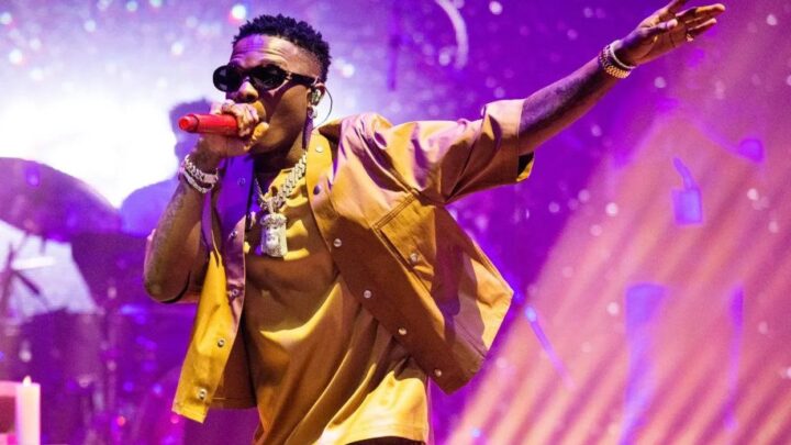 Wizkid Performs ‘Bad To Me’ For The First Time In Paris | WATCH 